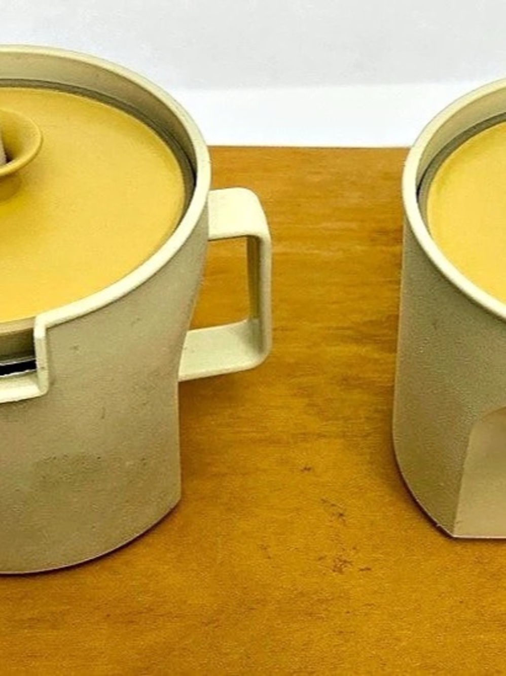 Tupperware Yellow & Cream Lidded Cookware Set